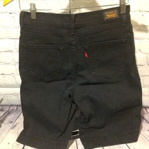 Levi’s 512 women’s black jean Bermuda shorts size 8